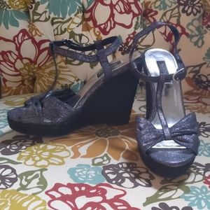 Gray wedges